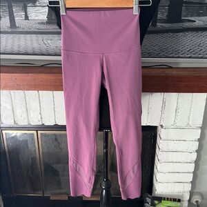 Lululemon Wunder Under Crop II Leggings Womens size 2 Plum Performance Yoga